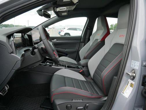 2025 Volkswagen Golf GTI 2.0T SE DSG