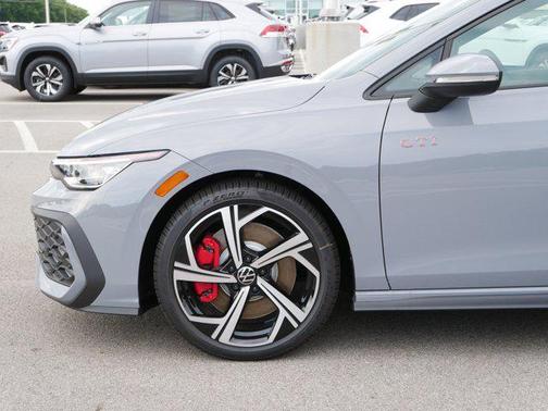 2025 Volkswagen Golf GTI 2.0T SE DSG
