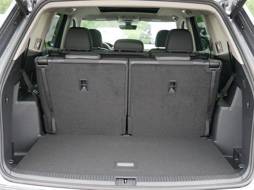 2025 Volkswagen Atlas 2.0T SE w/Technology 4MOTION
