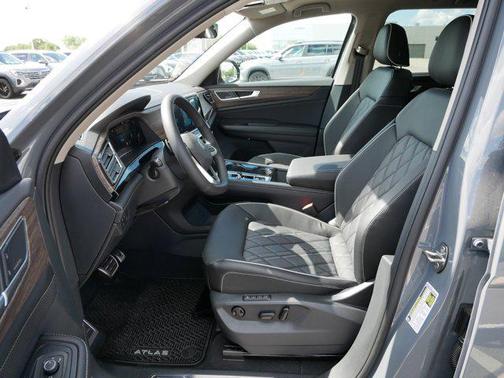 2025 Volkswagen Atlas 2.0T SEL Premium R-Line 4MOTION