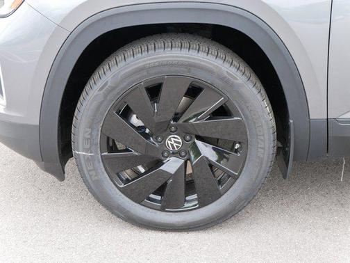 2025 Volkswagen Atlas 2.0T SE w/Technology 4MOTION