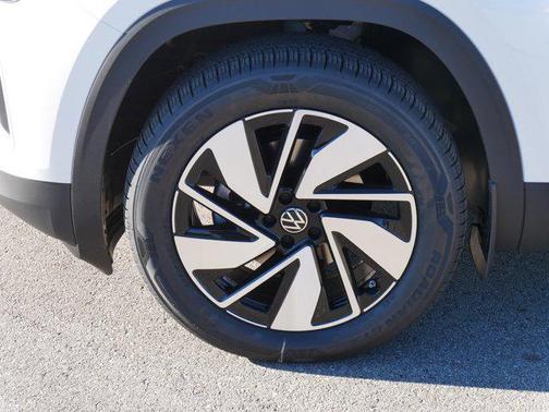 2026 Volkswagen Atlas 2.0T SE w/Technology 4MOTION