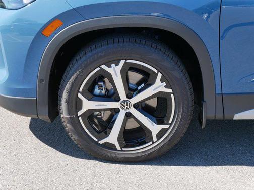 2025 Volkswagen Tiguan 2.0T SE 4MOTION