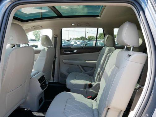 2025 Volkswagen Atlas 2.0T SEL Premium R-Line 4MOTION