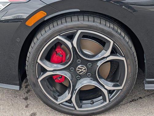 2025 Volkswagen Golf GTI 2.0T S DSG