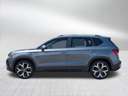 Platinum Gray Metallic 2023 Volkswagen Taos 1.5T SEL