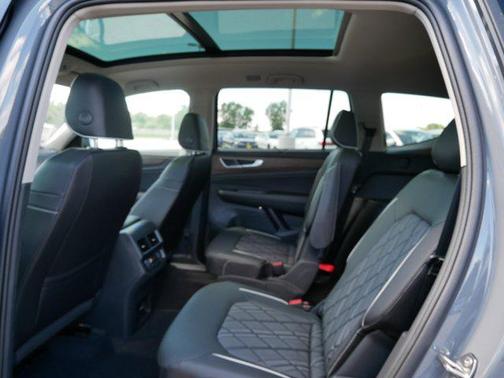 2025 Volkswagen Atlas 2.0T SEL Premium R-Line 4MOTION