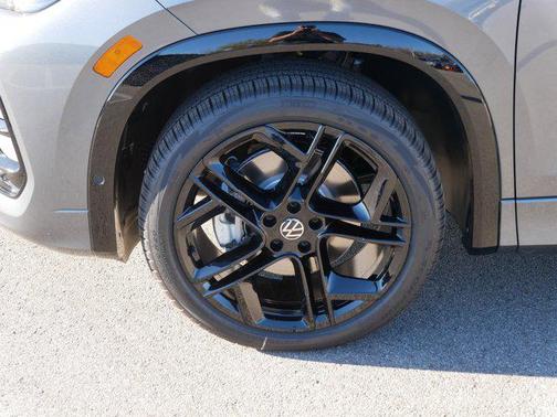 2025 Volkswagen Tiguan 2.0T SE R-Line Black 4MOTION