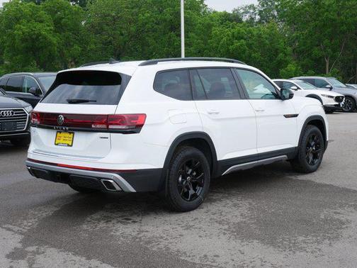 2025 Volkswagen Atlas 2.0T Peak Edition