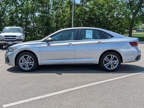 Pyrite Silver Metallic 2023 Volkswagen Jetta 1.5T SE