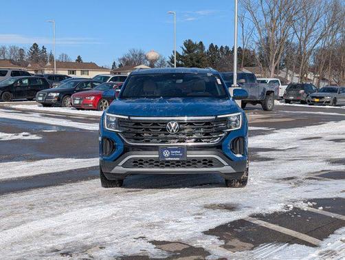 2025 Volkswagen Atlas Cross Sport 2.0T SE w/Technology 4MOTION