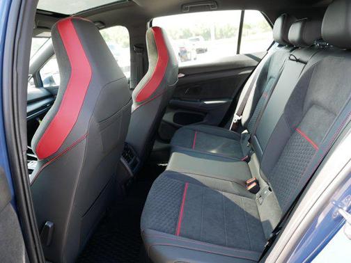 2025 Volkswagen Golf GTI 2.0T SE DSG