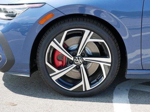 2025 Volkswagen Golf GTI 2.0T SE DSG