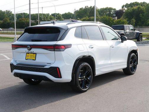 2025 Volkswagen Tiguan 2.0T SE R-Line Black 4MOTION
