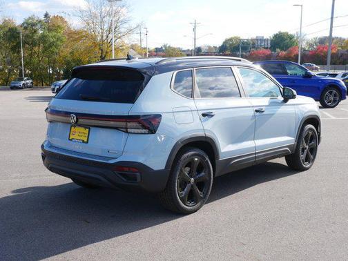 2025 Volkswagen Taos 1.5T SE Black