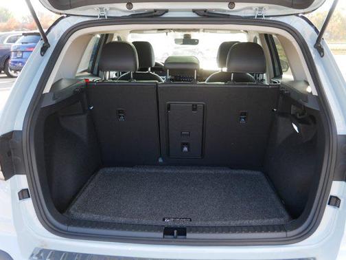 2025 Volkswagen Taos 1.5T SE Black