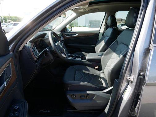 2025 Volkswagen Atlas 2.0T SE w/Technology 4MOTION