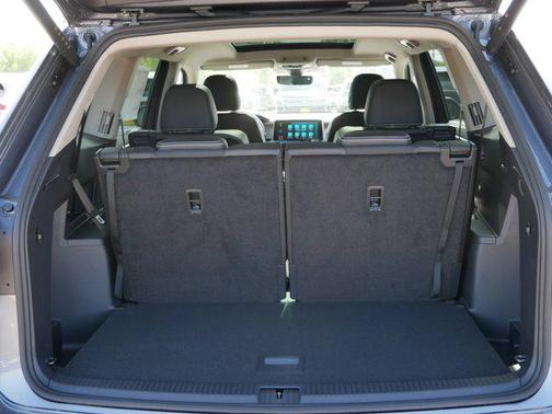 2025 Volkswagen Atlas 2.0T SE w/Technology 4MOTION