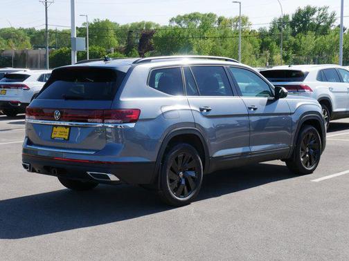 2025 Volkswagen Atlas 2.0T SE w/Technology 4MOTION
