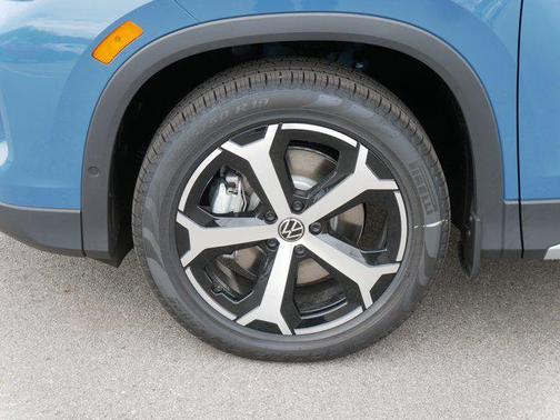 2025 Volkswagen Tiguan 2.0T SE 4MOTION