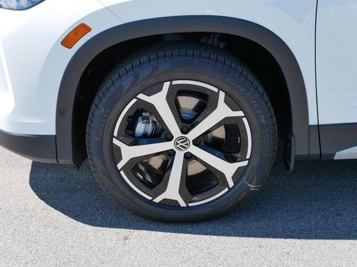 2025 Volkswagen Tiguan 2.0T SE 4MOTION