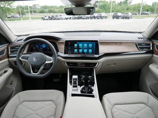 2025 Volkswagen Atlas 2.0T SE w/Technology 4MOTION