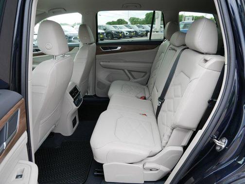 2025 Volkswagen Atlas 2.0T SE w/Technology 4MOTION