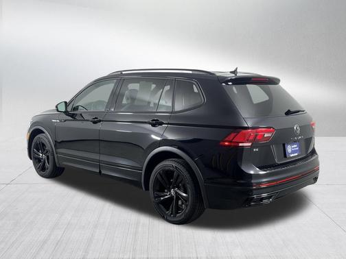 Deep Black Pearl 2023 Volkswagen Tiguan 2.0T SE R-Line Black 4MOTION