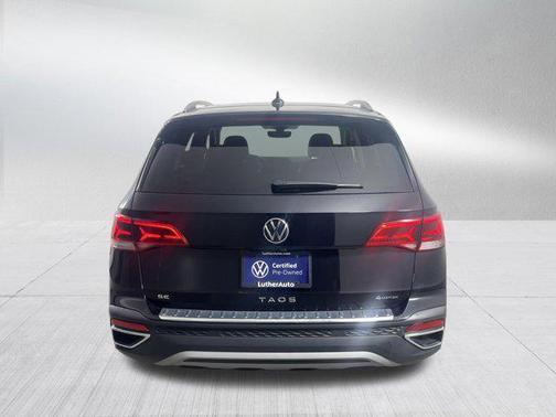 Deep Black Pearl 2023 Volkswagen Taos 1.5T SE