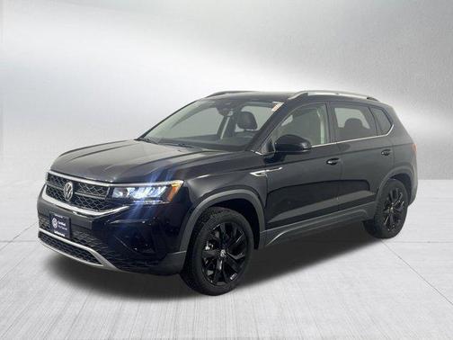 Deep Black Pearl 2023 Volkswagen Taos 1.5T SE