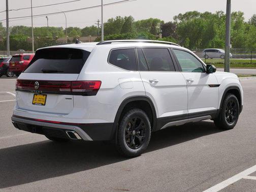2025 Volkswagen Atlas 2.0T Peak Edition