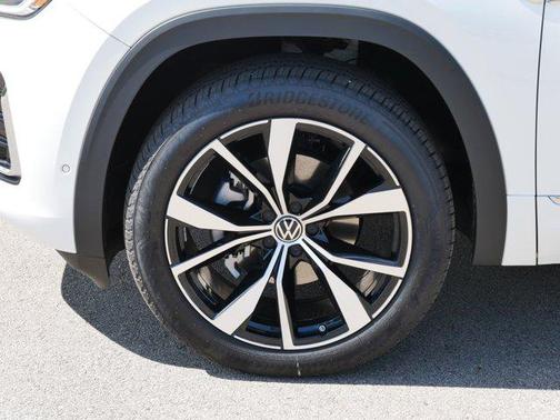 2025 Volkswagen Atlas 2.0T SEL Premium R-Line 4MOTION