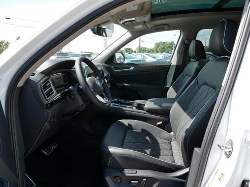 2025 Volkswagen Atlas 2.0T SEL Premium R-Line 4MOTION