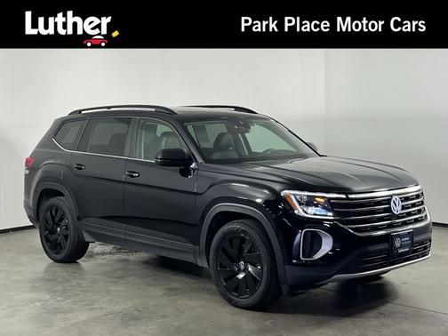 Deep Black Pearl 2024 Volkswagen Atlas 2.0T SE w/Technology 4MOTION