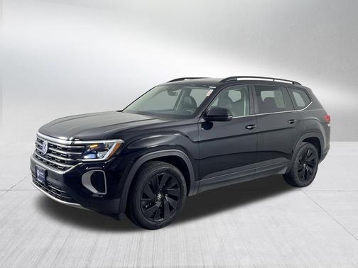 Deep Black Pearl 2024 Volkswagen Atlas 2.0T SE w/Technology 4MOTION