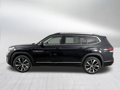 Deep Black Pearl 2024 Volkswagen Atlas 2.0T SEL Premium R-Line 4MOTION