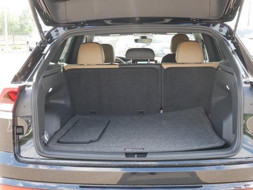 2025 Volkswagen Atlas Cross Sport 2.0T SE