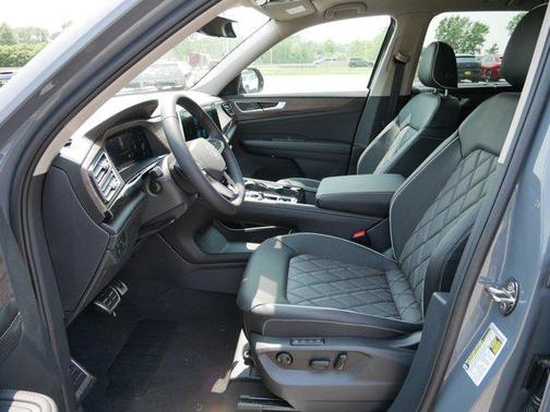2025 Volkswagen Atlas 2.0T SEL Premium R-Line 4MOTION