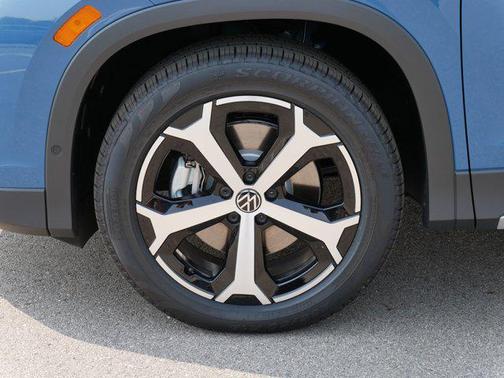 2025 Volkswagen Tiguan 2.0T SE 4MOTION
