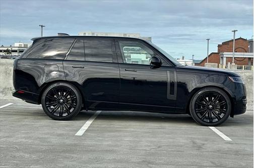 2025 Land Rover Range Rover P530 SE