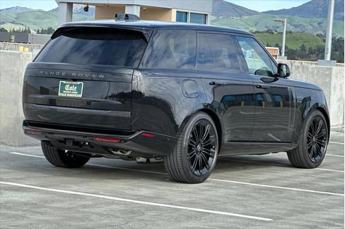 2025 Land Rover Range Rover P530 SE