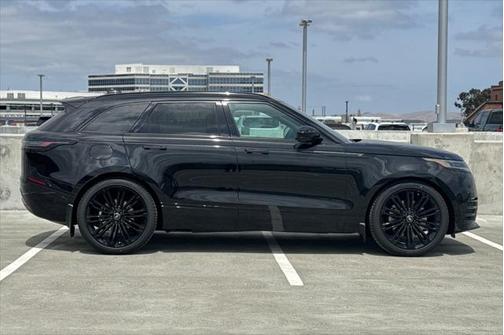 2026 Land Rover Range Rover Velar P250 SE R-Dynamic
