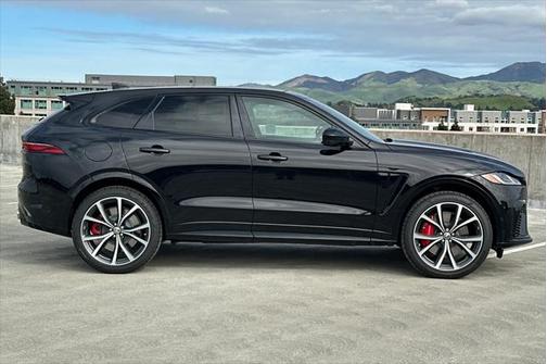 2025 Jaguar F-PACE SVR P550 AWD Automatic