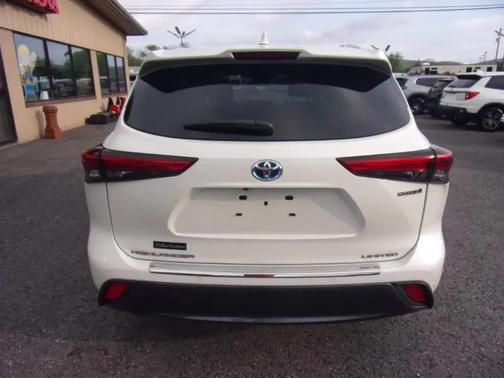 Pearl White 2020 Toyota Highlander Hybrid Limited