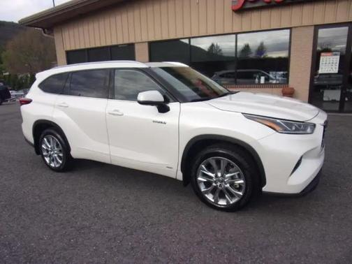 Pearl White 2020 Toyota Highlander Hybrid Limited