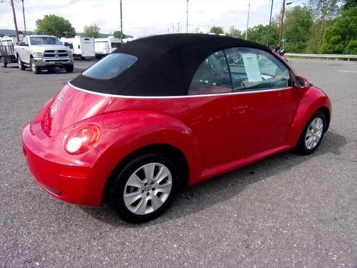 2009 Volkswagen New Beetle S
