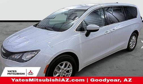 Bright White Clearcoat 2022 Chrysler Voyager LX