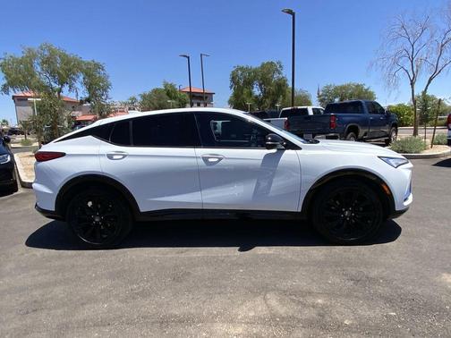 Summit White 2024 Buick Envista Sport Touring FWD