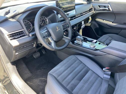 Black Diamond 2026 Mitsubishi Outlander SE 2.5 S-AWC