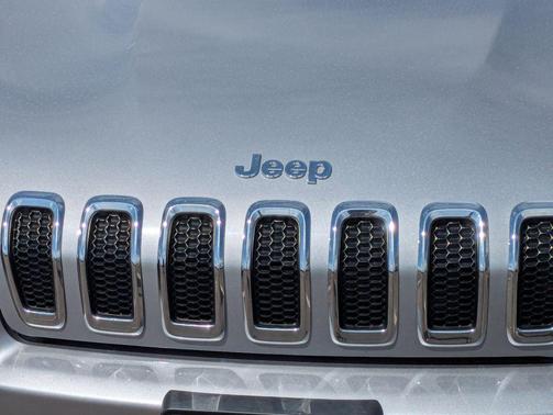 Billet Silver Metallic Clearcoat 2018 Jeep Cherokee Latitude